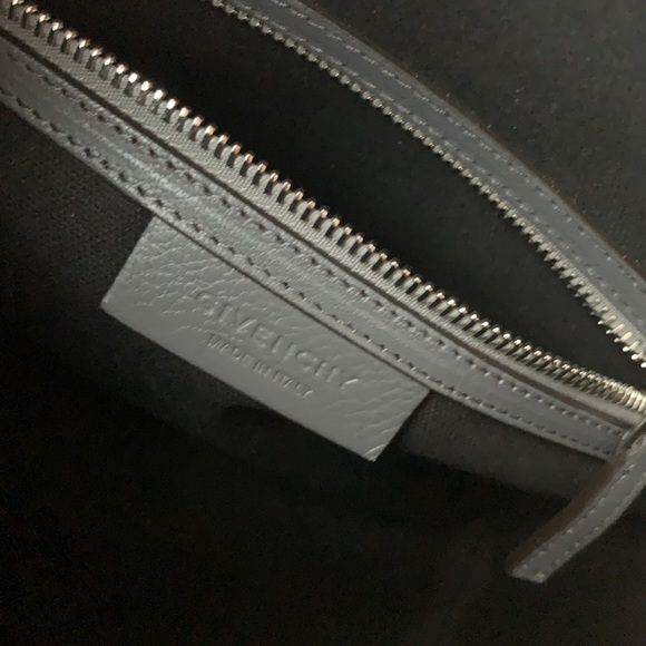 Givenchy Small Antigona Bag - Picture 4 of 6